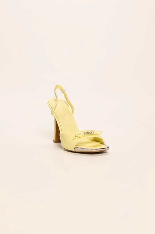 CAMARA SLINGBACK PEEP TOE PUMP
