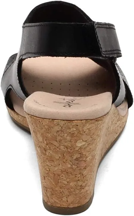 Clarks Women's Annadel Bari Platform