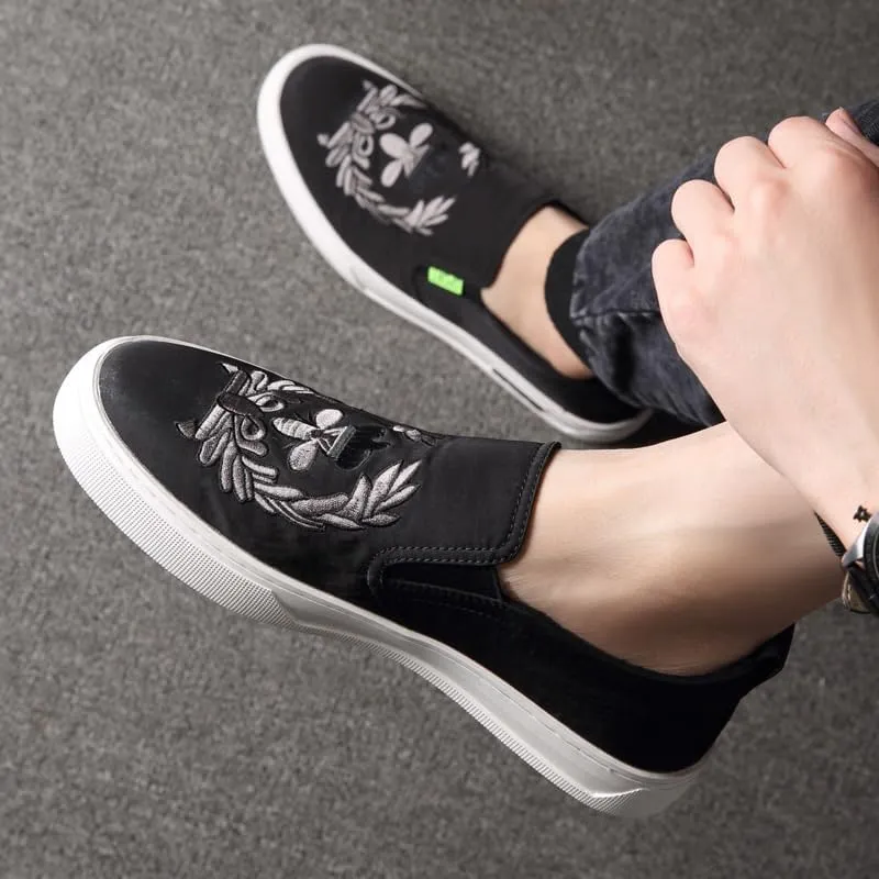 Eco-Friendly Men's Recycled Canvas Sneakers with Organic Cotton Lining and Natural Rubber Outsole for Urban Commute