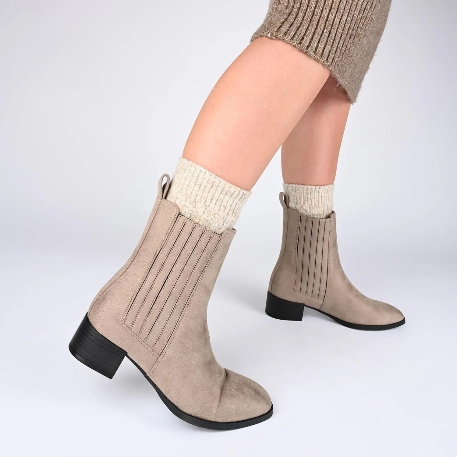 Journee Collection Womens wrenley Faux Suede Stretch Booties