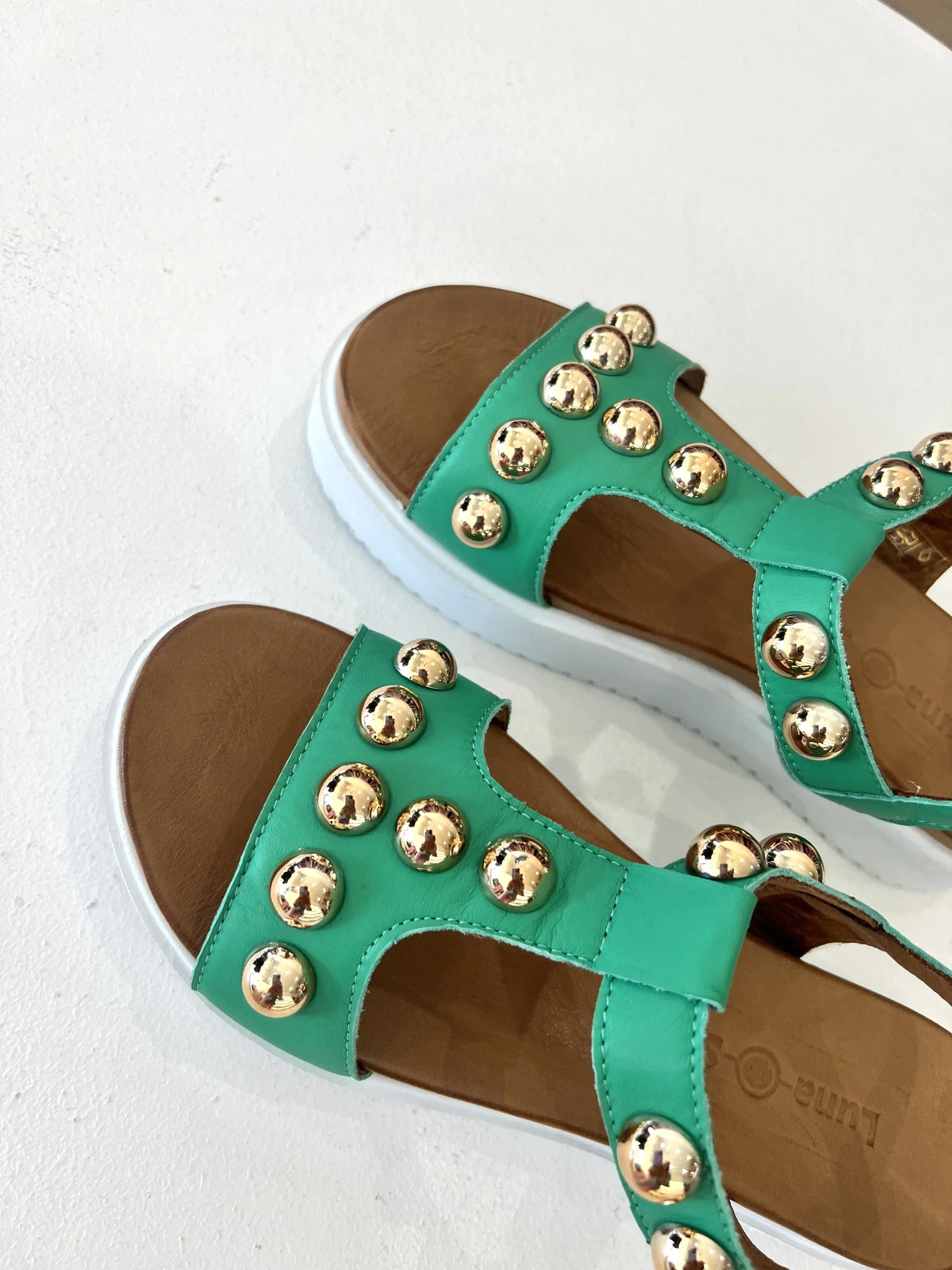 LAUREN STUD SANDAL || GREEN/GOLD