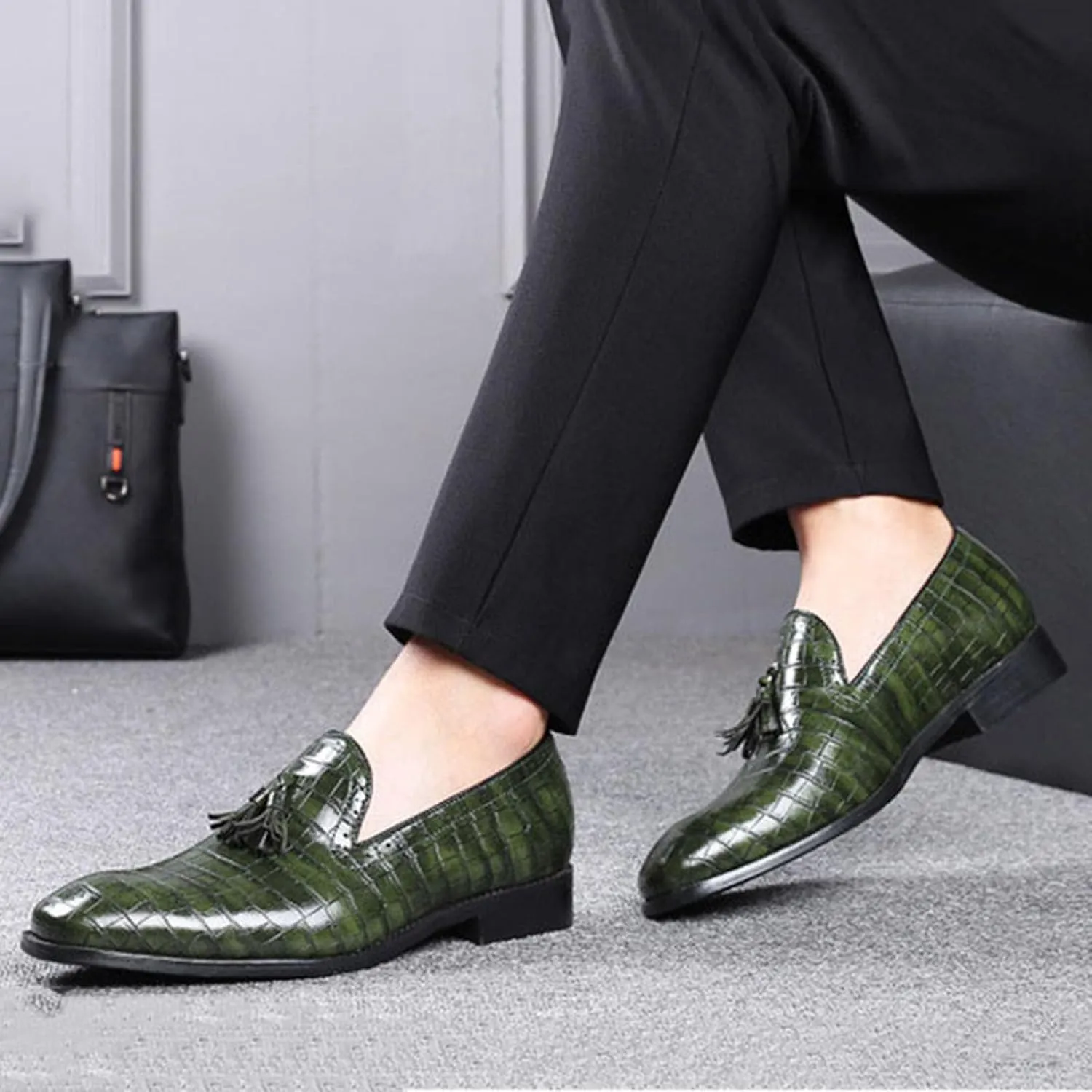 Mens Casual Classic Crocodile Texture Loafer with Tassel Penny Slip-On Wedding Party Prom Shoes