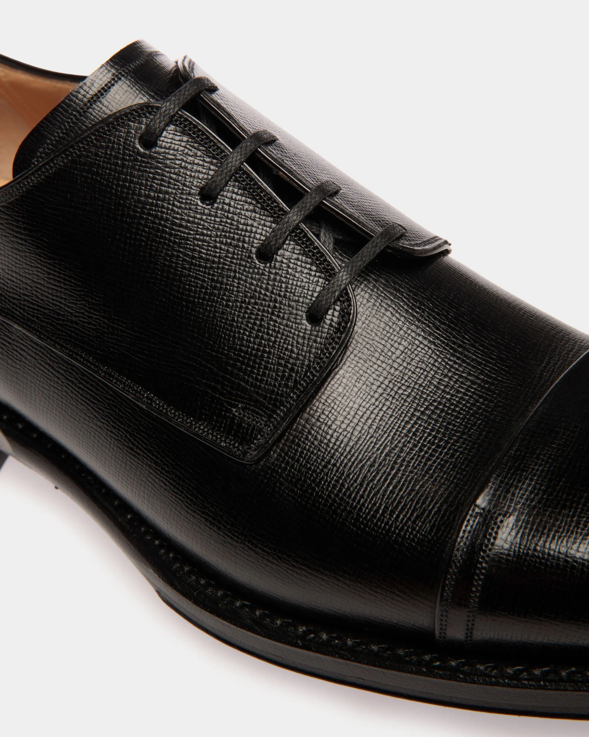 Scribe Un Derby in Black Grained Leather
