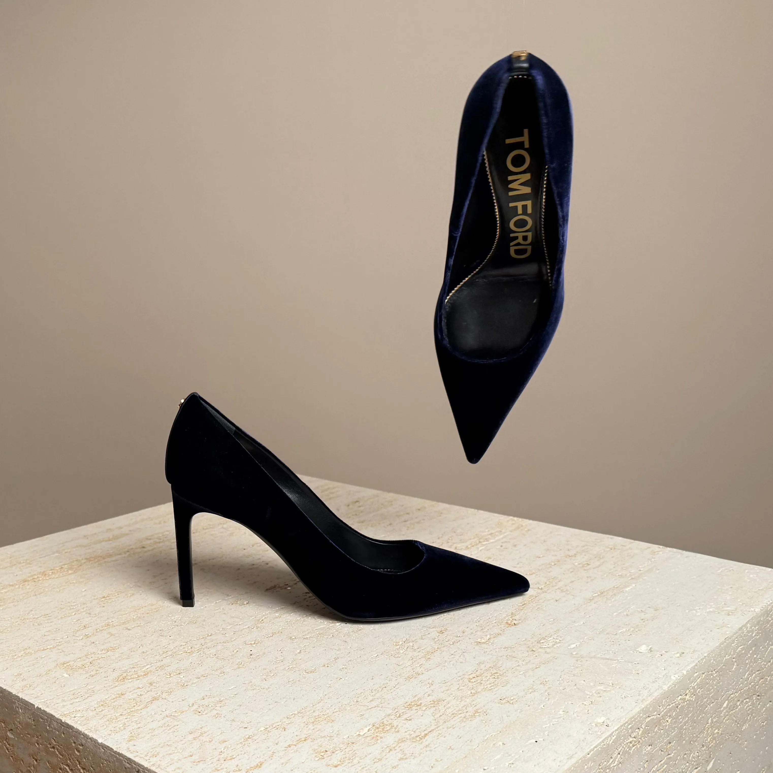 T Screw Velvet Pump Blue Suede