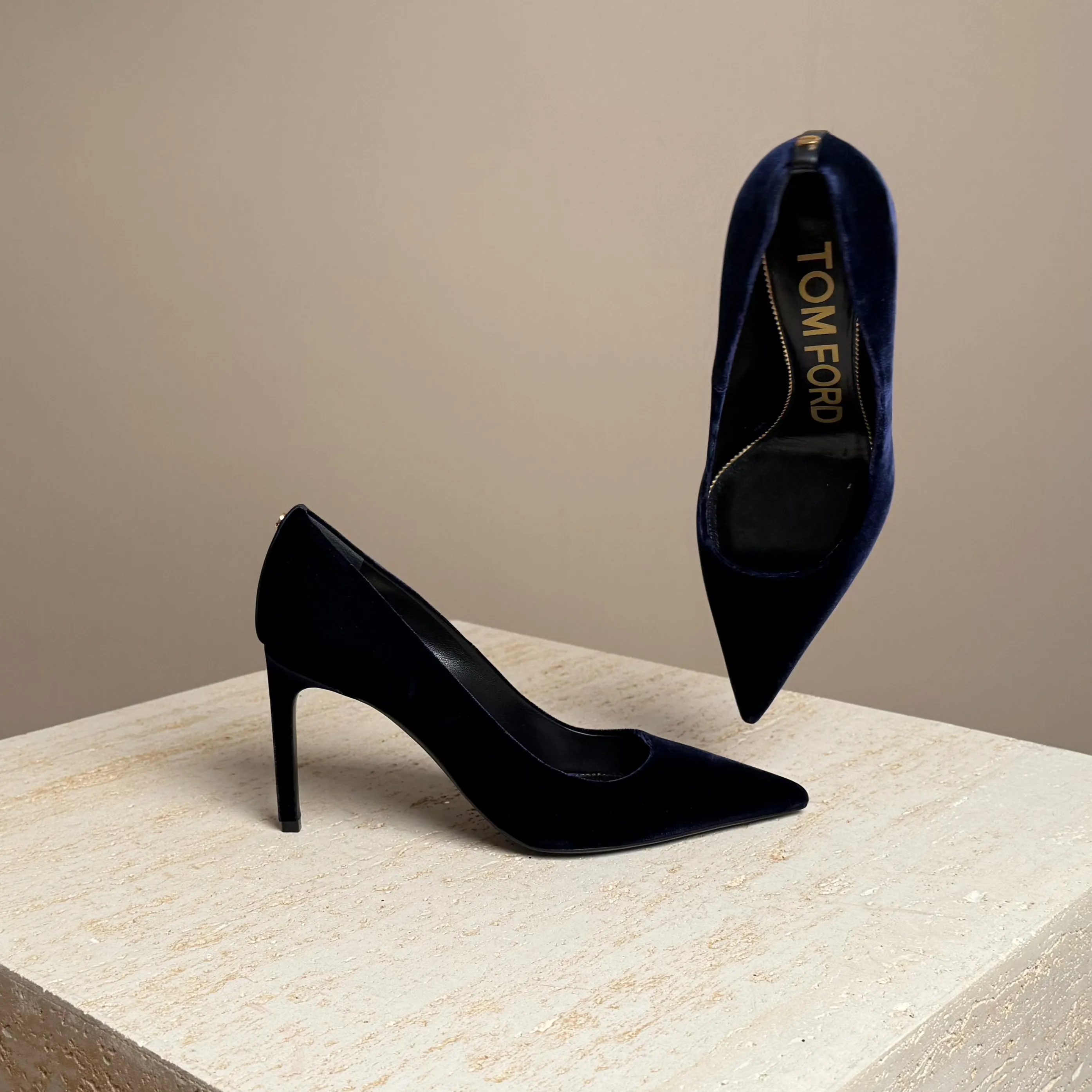 T Screw Velvet Pump Blue Suede