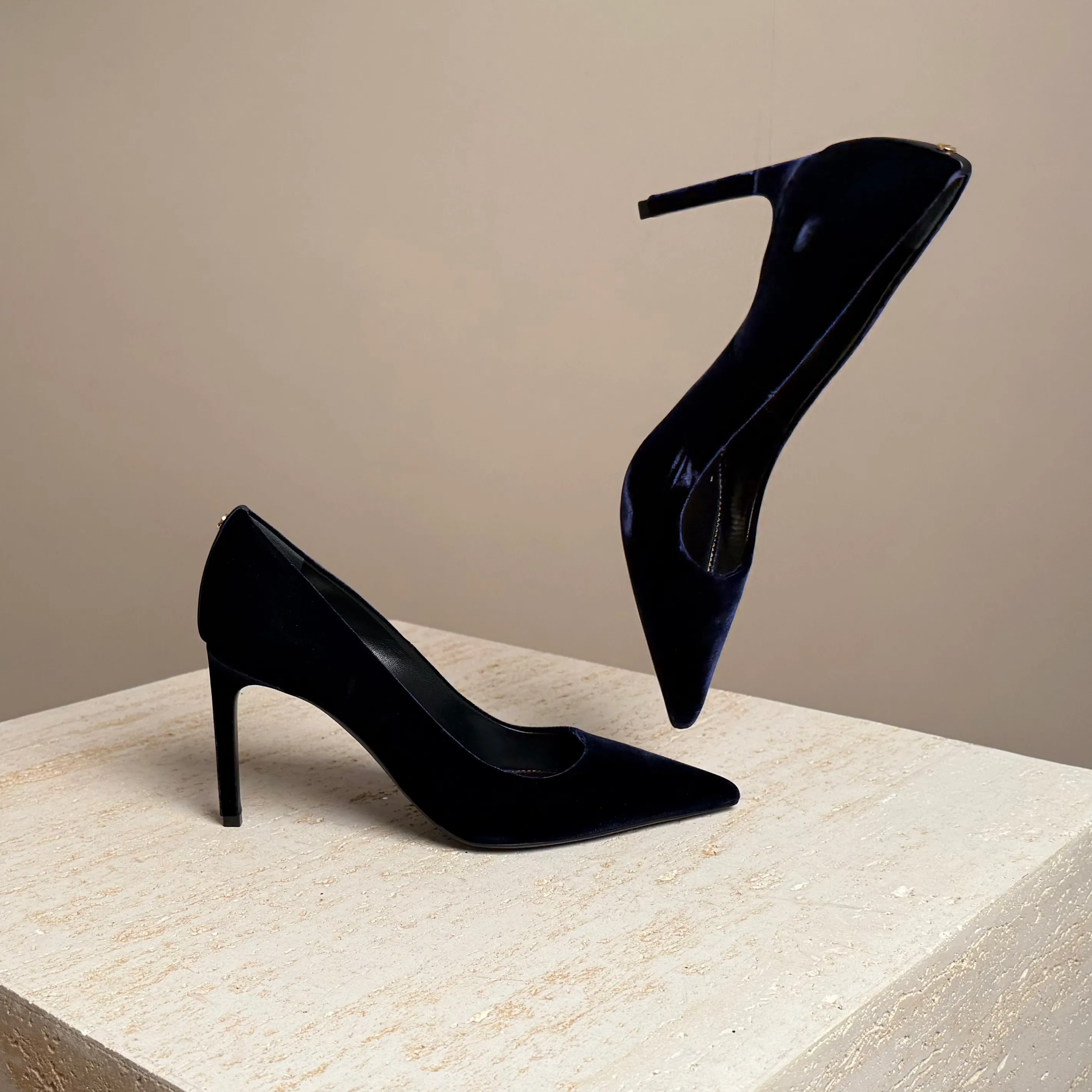 T Screw Velvet Pump Blue Suede