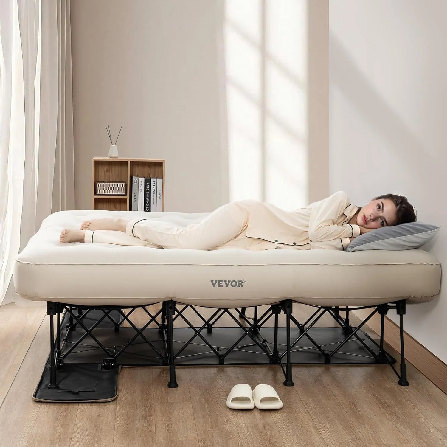 VEVOR Air Mattress with Frame, Inflatable 2 Person Camping Cot with Built-in Pump, Portable Folding Air Beds Supports 600 lbs, Blow Up Anywhere Bed for Guests Camping Travel Indoor & Outdoor Use