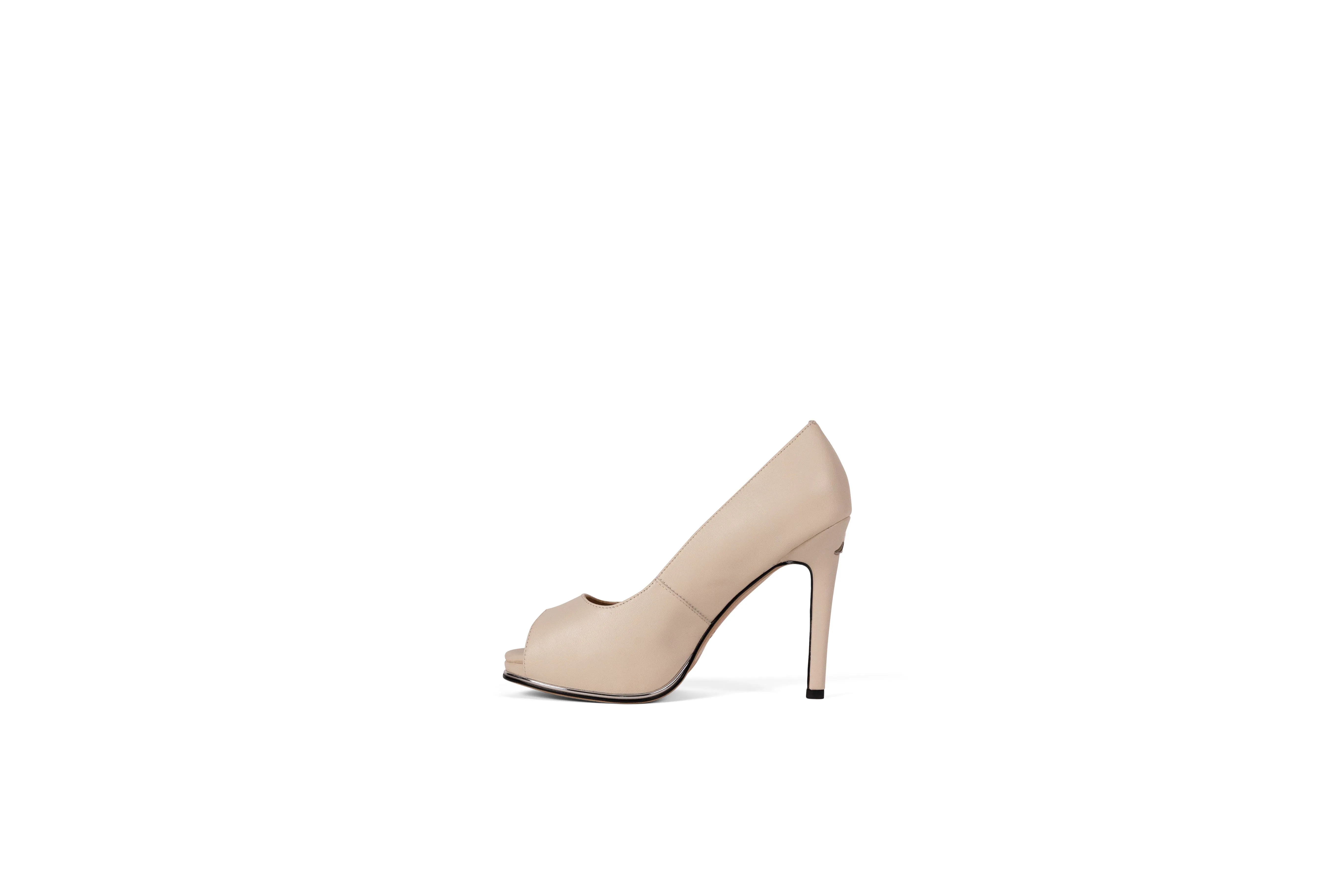 White Pump Heel