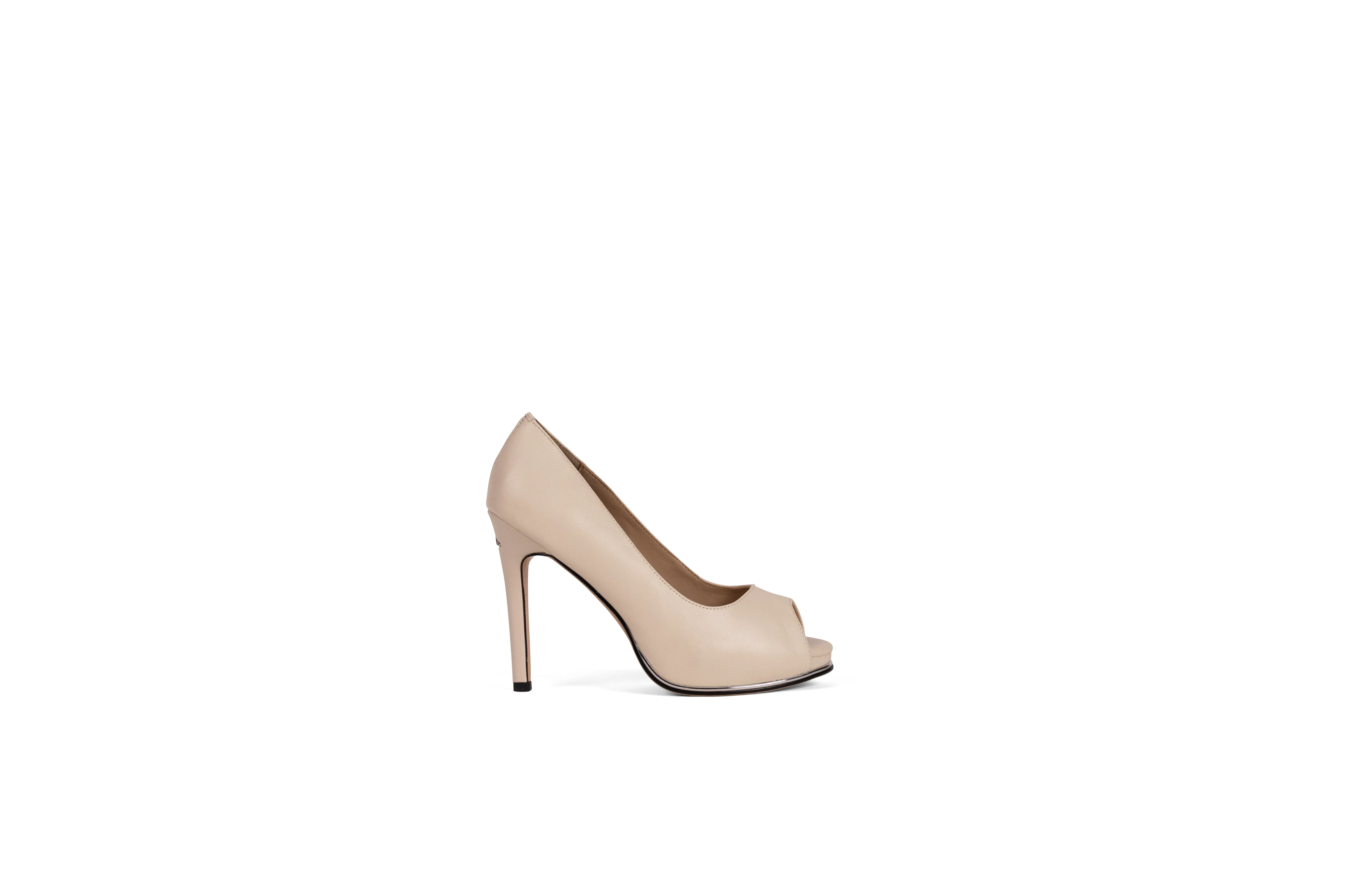 White Pump Heel